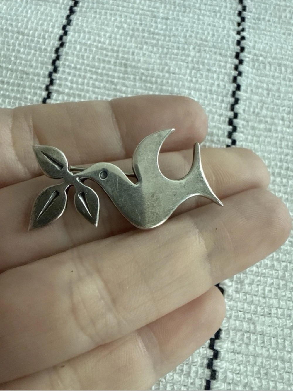 Retired James Avery Sterling Silver Dove With Olive Branch Brooch Pin